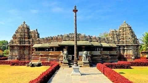 अगर आपको इतिहास से लगाव है तो जरूर करें तेलंगाना की इन जगहों की यात्रा अगर आपको इतिहास से लगाव है तो जरूर करें तेलंगाना की इन जगहों की यात्रा