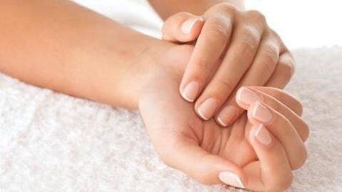 कोमल हाथ पाने के लिए अपनाएं ये घरेलू नुस्खे, जल्द दिखेगा असर कोमल हाथ पाने के लिए अपनाएं ये घरेलू नुस्खे, जल्द दिखेगा असर