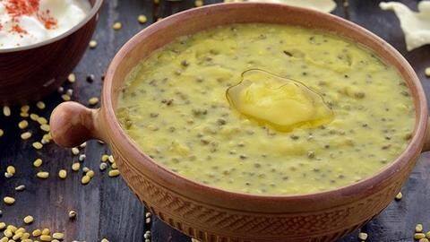 मकर संक्रांति के मौके पर घर पर बनाएं स्वादिष्ट बाजरे की खिचड़ी मकर संक्रांति के मौके पर घर पर बनाएं स्वादिष्ट बाजरे की खिचड़ी