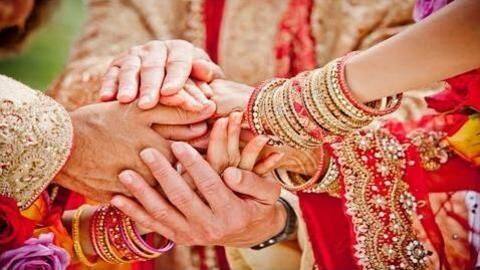 झारखंड: पत्नी ने 60 वर्षीय पति की 35 वर्षीय महिला से करवाई शादी, जानिए वजह झारखंड: पत्नी ने 60 वर्षीय पति की 35 वर्षीय महिला से करवाई शादी, जानिए वजह