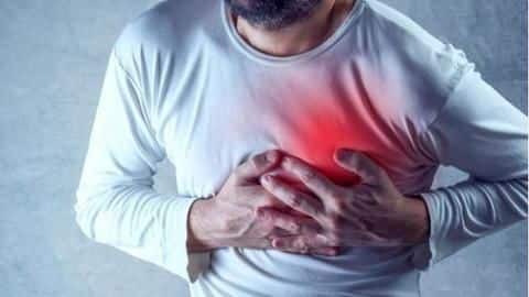 सीने में दर्द को न करें नज़रअंदाज, इन घरेलू उपायों का करें इस्तेमाल सीने में दर्द को न करें नज़रअंदाज, इन घरेलू उपायों का करें इस्तेमाल