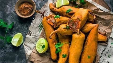 घर पर ऐसे बनाएं राजस्थान के मशहूर मिर्ची वड़े, स्वाद नहीं भूल पाएंगे खाने वाले घर पर ऐसे बनाएं राजस्थान के मशहूर मिर्ची वड़े, स्वाद नहीं भूल पाएंगे खाने वाले