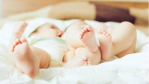 छत्तीसगढ़: लॉकडाउन के दौरान जन्मे जुड़वा बच्चे, परिजनों ने नाम रखा 'कोरोना और कोविड' छत्तीसगढ़: लॉकडाउन के दौरान जन्मे जुड़वा बच्चे, परिजनों ने नाम रखा 'कोरोना और कोविड'