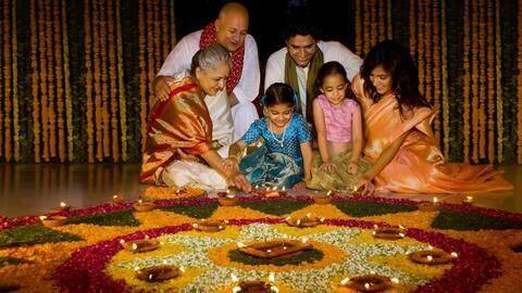 दिवाली पर इस बार कार्ड्स की बजाय अपनों के साथ खेलें ये मजेदार गेम्स दिवाली पर इस बार कार्ड्स की बजाय अपनों के साथ खेलें ये मजेदार गेम्स