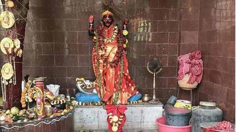 कोलकाता: काली मां का "चाइनीज" मंदिर, प्रसाद में दिए जाते हैं नूडल्स कोलकाता: काली मां का "चाइनीज" मंदिर, प्रसाद में दिए जाते हैं नूडल्स