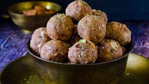 जायके के साथ-साथ सेहत के लिए भी बेहतर हैं गोंद के लड्डू, घर पर ऐसे बनाएं जायके के साथ-साथ सेहत के लिए भी बेहतर हैं गोंद के लड्डू, घर पर ऐसे बनाएं
