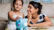 अपने बच्चों को पैसों से जुड़ी अच्छी आदतों के लिए ऐसे करें प्रोत्साहित