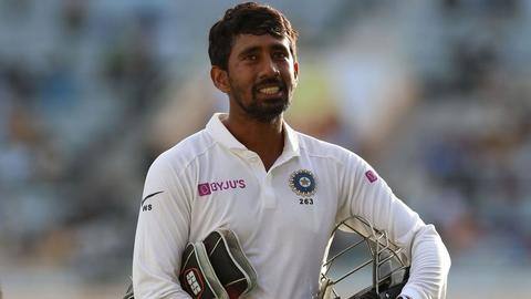 कोरोना की जंग जीतकर भारतीय टीम के बायो-बबल में शामिल हुए रिद्धिमान साहा और प्रसिद्ध कृष्णा कोरोना की जंग जीतकर भारतीय टीम के बायो-बबल में शामिल हुए रिद्धिमान साहा और प्रसिद्ध कृष्णा