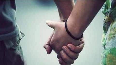गुजरात: 8वीं के छात्र के साथ भागी 26 वर्षीय टीचर, मामला दर्ज गुजरात: 8वीं के छात्र के साथ भागी 26 वर्षीय टीचर, मामला दर्ज