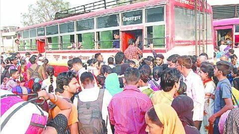 लॉकडाउन: उत्तर प्रदेश सरकार ने मजदूरों को घर पहुंचाने के लिए किया 1,000 बसों का संचालन लॉकडाउन: उत्तर प्रदेश सरकार ने मजदूरों को घर पहुंचाने के लिए किया 1,000 बसों का संचालन