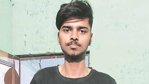दिल्ली: भाषण दे रहे थे अमित शाह, ये 20 साल का लड़का चिल्लाया- 'CAA वापस लो' दिल्ली: भाषण दे रहे थे अमित शाह, ये 20 साल का लड़का चिल्लाया- 'CAA वापस लो'