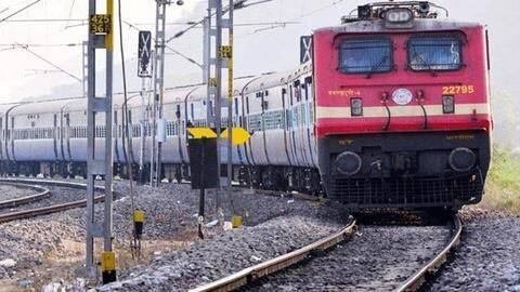 रेलवे की 100 से अधिक स्पेशन ट्रेनों के संचालन की तैयारी, राज्यों से कर रहा बातचीत रेलवे की 100 से अधिक स्पेशन ट्रेनों के संचालन की तैयारी, राज्यों से कर रहा बातचीत