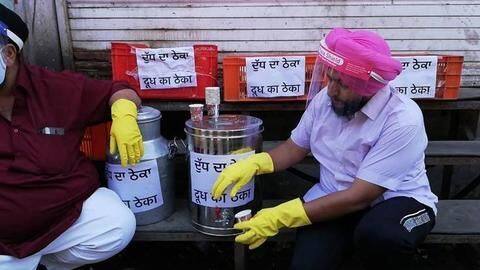 पंजाब में शराब की दुकान के बाहर लगा 'दूध का ठेका', जानिए क्या है मामला पंजाब में शराब की दुकान के बाहर लगा 'दूध का ठेका', जानिए क्या है मामला