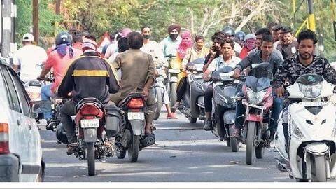 कोरोना वायरस: राजस्थान में निजी वाहनों के संचालन पर बैन, पेंशन और राशन की घोषणा कोरोना वायरस: राजस्थान में निजी वाहनों के संचालन पर बैन, पेंशन और राशन की घोषणा
