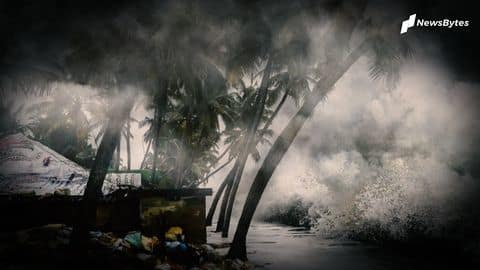 साइक्लोन अम्फान: बंगाल में 72 लोगों की मौत, ममता की प्रधानमंत्री से दौरा करने की अपील साइक्लोन अम्फान: बंगाल में 72 लोगों की मौत, ममता की प्रधानमंत्री से दौरा करने की अपील