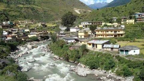 उत्तराखंड: आपदा के खतरे पर 385 गांव, पुनर्वास के लिए 10,000 करोड़ रुपये की जरूरत उत्तराखंड: आपदा के खतरे पर 385 गांव, पुनर्वास के लिए 10,000 करोड़ रुपये की जरूरत
