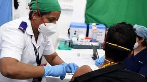 वैक्सीनेशन अभियान: पहली खुराक ले चुके स्वास्थ्यकर्मियों को आज से लगना शुरू हुई दूसरी खुराक वैक्सीनेशन अभियान: पहली खुराक ले चुके स्वास्थ्यकर्मियों को आज से लगना शुरू हुई दूसरी खुराक