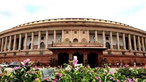 राष्ट्रपति भवन के बाद लोकसभा सचिवालय पहुंचा कोरोना वायरस, कर्मचारी में संक्रमण की पुष्टि राष्ट्रपति भवन के बाद लोकसभा सचिवालय पहुंचा कोरोना वायरस, कर्मचारी में संक्रमण की पुष्टि
