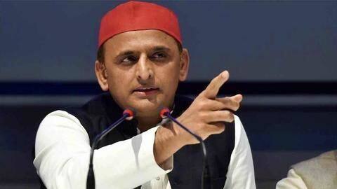 उत्तर प्रदेश: पत्रकारों से मारपीट मामले में अखिलेश यादव सहित 21 के खिलाफ मामला दर्ज उत्तर प्रदेश: पत्रकारों से मारपीट मामले में अखिलेश यादव सहित 21 के खिलाफ मामला दर्ज