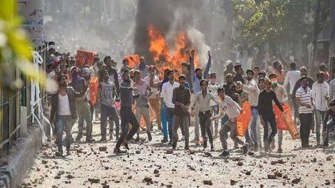 दिल्ली दंगे: PFI अध्यक्ष और सचिव गिरफ्तार, हिंसा भड़काने और फंडिंग जुटाने का आरोप दिल्ली दंगे: PFI अध्यक्ष और सचिव गिरफ्तार, हिंसा भड़काने और फंडिंग जुटाने का आरोप