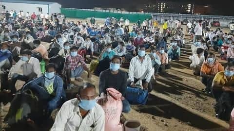 लॉकडाउन: तेलंगाना में फंसे प्रवासी मजदूरों को लेकर रवाना हुई पहली स्पेशन ट्रेन लॉकडाउन: तेलंगाना में फंसे प्रवासी मजदूरों को लेकर रवाना हुई पहली स्पेशन ट्रेन