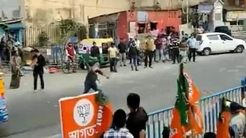 पश्चिम बंगाल: भाजपा और TMC कार्यकर्ताओं के बीच फिर हुई झड़प, एक-दूसरे पर फेंके पत्थर पश्चिम बंगाल: भाजपा और TMC कार्यकर्ताओं के बीच फिर हुई झड़प, एक-दूसरे पर फेंके पत्थर