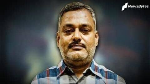 कानपुर: पुलिसकर्मियों की हत्या पर विकास दुबे की मां ने कहा- बेटे को मार दो गोली कानपुर: पुलिसकर्मियों की हत्या पर विकास दुबे की मां ने कहा- बेटे को मार दो गोली