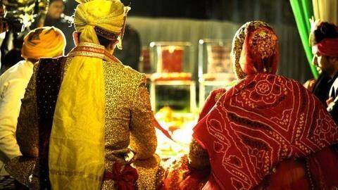 हरियाणा: मुस्लिम युवक ने धर्म परिवर्तन कर रचाई हिंदू लड़की से शादी, पुलिस सुरक्षा में जोड़ा हरियाणा: मुस्लिम युवक ने धर्म परिवर्तन कर रचाई हिंदू लड़की से शादी, पुलिस सुरक्षा में जोड़ा