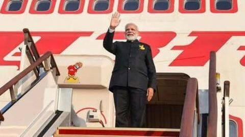 पांच सालों में प्रधानमंत्री नरेंद्र मोदी की विदेश यात्राओं पर खर्च हुए 446 करोड़ रुपये पांच सालों में प्रधानमंत्री नरेंद्र मोदी की विदेश यात्राओं पर खर्च हुए 446 करोड़ रुपये
