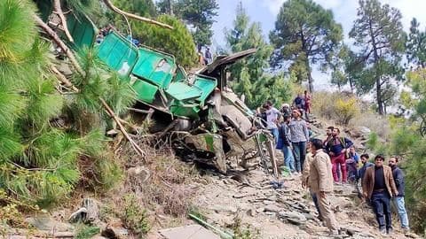हिमाचल प्रदेश: चंबा में खाई में मिली बस; नौ की मौत और 10 अन्य घायल हिमाचल प्रदेश: चंबा में खाई में मिली बस; नौ की मौत और 10 अन्य घायल