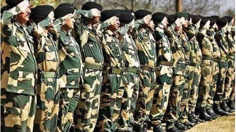 अर्द्धसैनिक बलों में हो सकती है ट्रांसजेंडर अधिकारियों की नियुक्ति, सरकार ने मांगी राय अर्द्धसैनिक बलों में हो सकती है ट्रांसजेंडर अधिकारियों की नियुक्ति, सरकार ने मांगी राय
