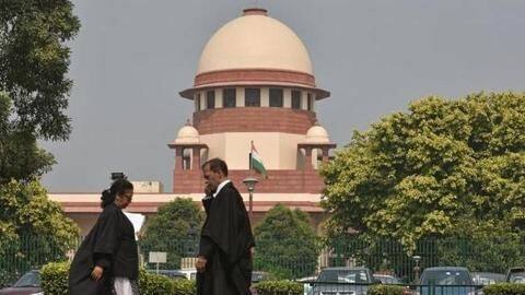 CAA के खिलाफ सुप्रीम कोर्ट पहुंची केरल सरकार, केंद्र को चुनौती देने वाला बना पहला राज्य CAA के खिलाफ सुप्रीम कोर्ट पहुंची केरल सरकार, केंद्र को चुनौती देने वाला बना पहला राज्य