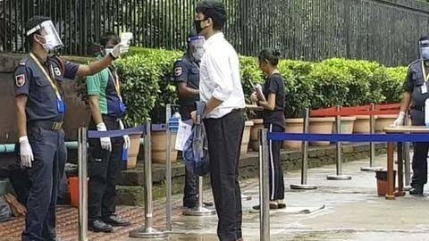 कोरोना महामारी के चलते पहले तीन दिन में 25 प्रतिशत छात्रों ने छोड़ी JEE मेन्स परीक्षा कोरोना महामारी के चलते पहले तीन दिन में 25 प्रतिशत छात्रों ने छोड़ी JEE मेन्स परीक्षा