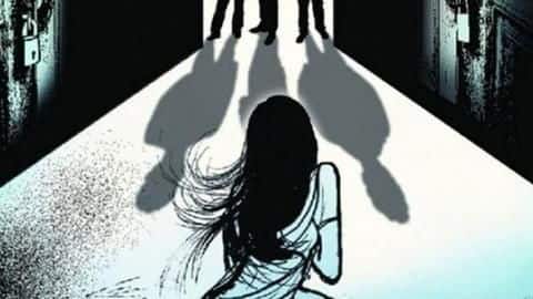 झारखंड: एक दर्जन युवकों ने 15 साल की लड़की से 30 बार किया गैंगरेप झारखंड: एक दर्जन युवकों ने 15 साल की लड़की से 30 बार किया गैंगरेप