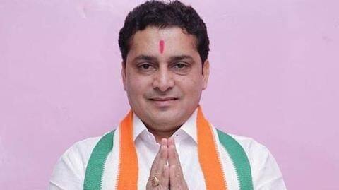 गुजरात विधानसभा में टी-शर्ट पनकर पहुंचे कांग्रेस विधायक को अध्यक्ष ने फटकार लगाकर बाहर निकाला गुजरात विधानसभा में टी-शर्ट पनकर पहुंचे कांग्रेस विधायक को अध्यक्ष ने फटकार लगाकर बाहर निकाला
