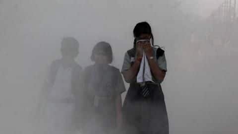 लगातार तीसरी बार दुनिया की सबसे प्रदूषित राजधानी बनी दिल्ली लगातार तीसरी बार दुनिया की सबसे प्रदूषित राजधानी बनी दिल्ली