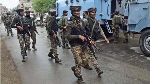 जम्मू-कश्मीर: पुलवामा में दो आतंकवादी ढेर, सुरक्षाबलों ने 24 घंटे में मार गिराए चार आतंकी जम्मू-कश्मीर: पुलवामा में दो आतंकवादी ढेर, सुरक्षाबलों ने 24 घंटे में मार गिराए चार आतंकी