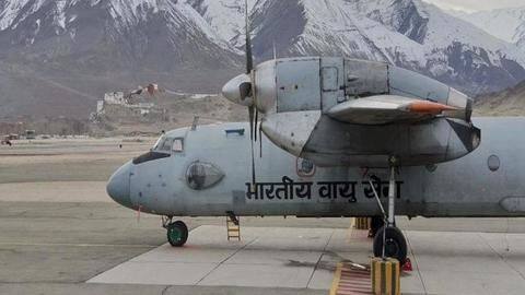 बायो फ्यूल के दम पर वायुसेना के विमान ने भरी पहली उड़ान, रचा इतिहास बायो फ्यूल के दम पर वायुसेना के विमान ने भरी पहली उड़ान, रचा इतिहास