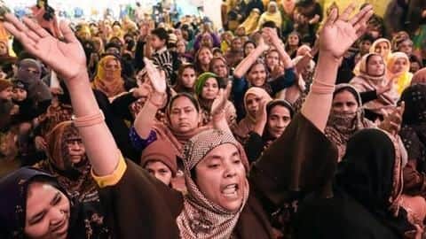 शाहीन बाग मामले में SC का फैसला- विरोध के नाम पर सार्वजनिक स्थानों पर कब्जा गलत शाहीन बाग मामले में SC का फैसला- विरोध के नाम पर सार्वजनिक स्थानों पर कब्जा गलत
