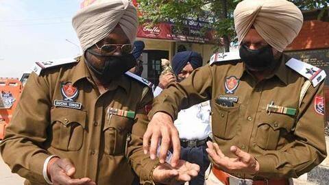 लुधियाना: कोरोना वायरस से संक्रमित मिला वाहन चोर, 17 पुलिसकर्मी और जज को किया गया क्वारंटाइन लुधियाना: कोरोना वायरस से संक्रमित मिला वाहन चोर, 17 पुलिसकर्मी और जज को किया गया क्वारंटाइन