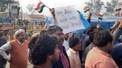 किसान आंदोलन: सिंघु बॉर्डर खाली कराने के लिए एकजुट हुए स्थानीय लोग, जताया विरोध किसान आंदोलन: सिंघु बॉर्डर खाली कराने के लिए एकजुट हुए स्थानीय लोग, जताया विरोध