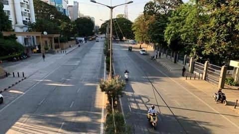 अहमदाबाद: कोरोना के चलते फिर लगा कर्फ्यू, रात 9 से सुबह 6 बजे तक रहेगा लागू अहमदाबाद: कोरोना के चलते फिर लगा कर्फ्यू, रात 9 से सुबह 6 बजे तक रहेगा लागू