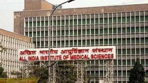 दिल्ली: घर में सड़ी-गली हालत में फंदे से झूलता मिला AIIMS के डॉक्टर का शव दिल्ली: घर में सड़ी-गली हालत में फंदे से झूलता मिला AIIMS के डॉक्टर का शव
