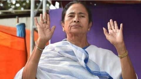 पश्चिम बंगाल: ममता बनर्जी ने बांग्लादेशी शरणार्थियों की 119 कॉलोनियों को किया नियमित पश्चिम बंगाल: ममता बनर्जी ने बांग्लादेशी शरणार्थियों की 119 कॉलोनियों को किया नियमित