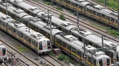 दिल्ली में जल्द दौड़ेगी पहली चालक रहित मेट्रो, प्रधानमंत्री दिखा सकते हैं हरी झंडी दिल्ली में जल्द दौड़ेगी पहली चालक रहित मेट्रो, प्रधानमंत्री दिखा सकते हैं हरी झंडी