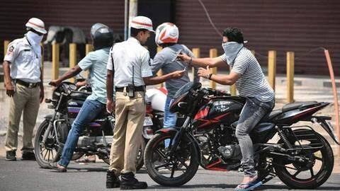 पश्चिम बंगाल सरकार ने सख्त लॉकडाउन के लिए कंटेनमेंट और बफर जोन को किया संयोजित पश्चिम बंगाल सरकार ने सख्त लॉकडाउन के लिए कंटेनमेंट और बफर जोन को किया संयोजित