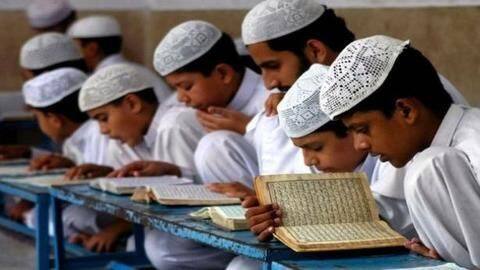 असम में बंद होंगे सरकारी मदरसे और संस्कृत स्कूल, जानिए सरकार क्यों उठा रही यह कदम असम में बंद होंगे सरकारी मदरसे और संस्कृत स्कूल, जानिए सरकार क्यों उठा रही यह कदम