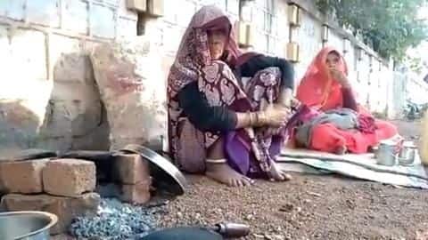मध्य प्रदेश: दलित परिवार ने लगाया भाजपा को वोट नहीं देने पर प्रताड़ित करने का आरोप मध्य प्रदेश: दलित परिवार ने लगाया भाजपा को वोट नहीं देने पर प्रताड़ित करने का आरोप