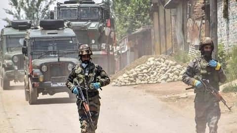 जम्मू-कश्मीर में CRPF टीम पर आतंकी हमला; दो जवान शहीद, पांच घायल जम्मू-कश्मीर में CRPF टीम पर आतंकी हमला; दो जवान शहीद, पांच घायल