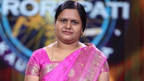 KBC 12: फिर से एक महिला ने रचा इतिहास, अनूपा दास बनीं तीसरी करोड़पति KBC 12: फिर से एक महिला ने रचा इतिहास, अनूपा दास बनीं तीसरी करोड़पति